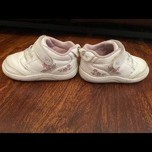 Toddler white stride rite 360 shoes